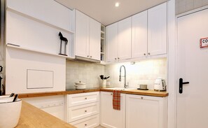 Geladeira, fogão, cooktop, lava-louças