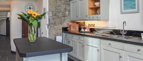 Lave-vaisselle, chaise haute