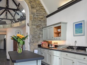 Lave-vaisselle, chaise haute