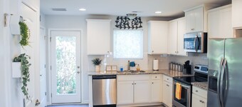 Serene Beautiful Townhouse ~ 5min from PNC Arena