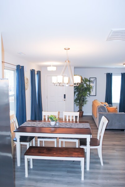 Serene Beautiful Townhouse ~ 5min from PNC Arena