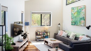 Smart TV - The Retreat Inverloch (Inverloch)