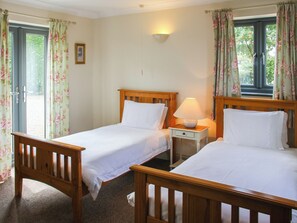 2 bedrooms, free WiFi, bed sheets, wheelchair access