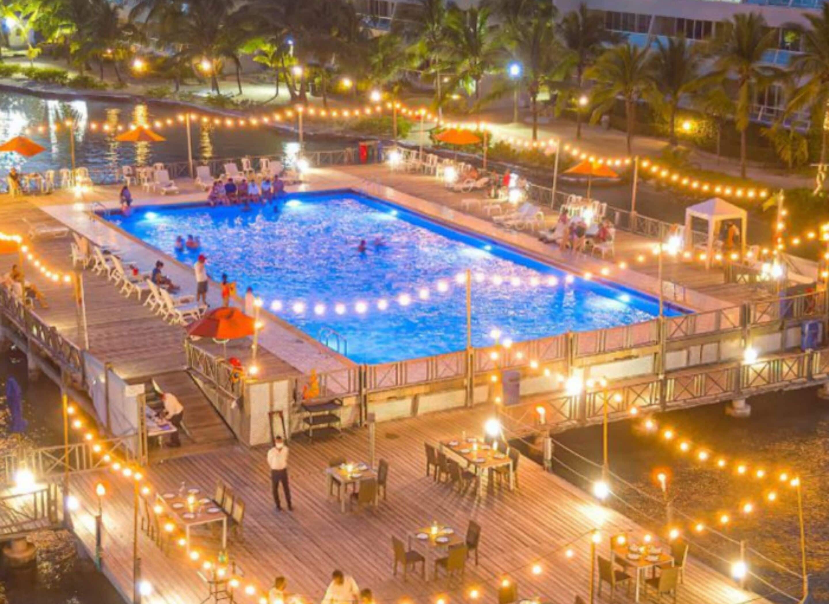 حمّام سباحة خارجي