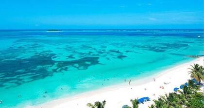 Apartamento con Vista al Mar en Sunrise