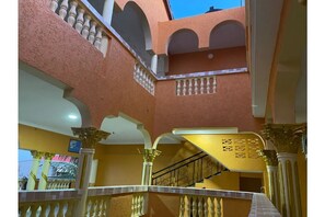 Property grounds - Château De La Paix (Lomé)