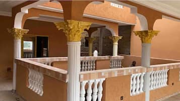 Enceinte de lâhĂ©bergement