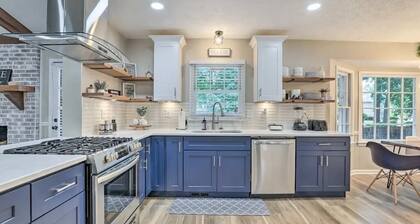 Chic Lilburn Getaway w/Media Room + Fire Pit