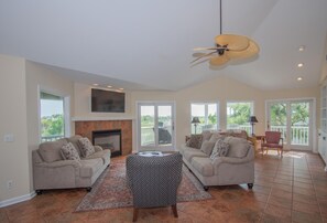 Living area - 13 Crooked Creek Lane (Fripp Island)