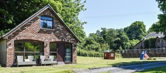 Lily Cottage - UK40101