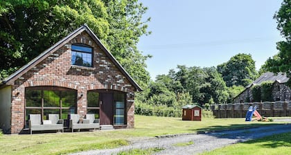 Lily Cottage - UK40101
