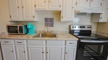 Two Bedroom Apartment Suite | Private kitchen