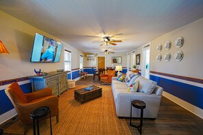 Two Bedroom Apartment Suite | Badezimmer