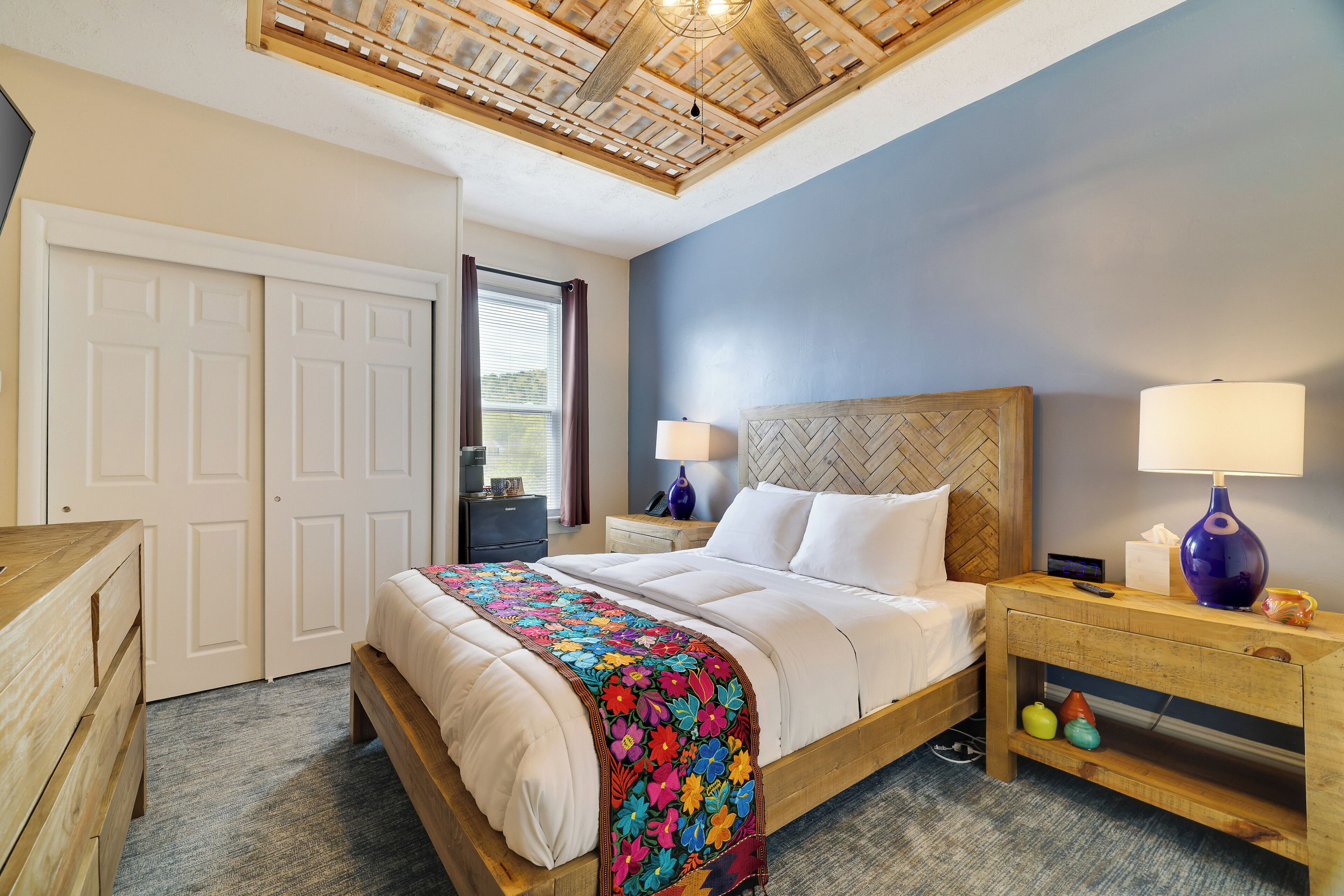 One Queen Bed | Ropa de cama de alta calidad y edredones de plumas