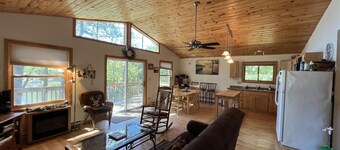 Lost on the Lake-Cozy Cottage with a Lakeview