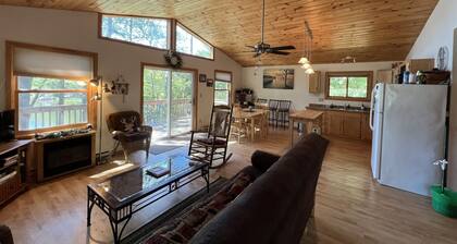 Lost on the Lake-Cozy Cottage with a Lakeview