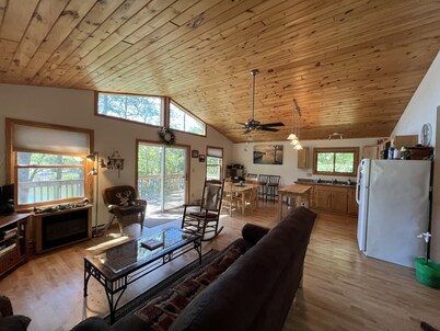 Lost on the Lake-Cozy Cottage with a Lakeview