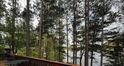 Lost on the Lake-Cozy Cottage with a Lakeview