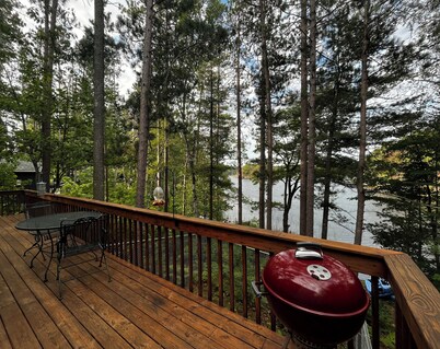 Lost on the Lake-Cozy Cottage with a Lakeview