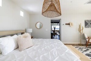 4 bedrooms, desk, iron/ironing board, travel crib