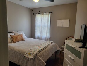 3 bedrooms, iron/ironing board, free WiFi, bed sheets - Clean, quiet and perfectly located in the city. Near downtown. (Columbus)