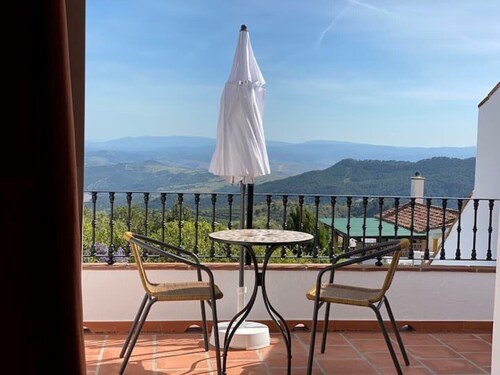 Stunning 1 bedroom apartment with incredible view