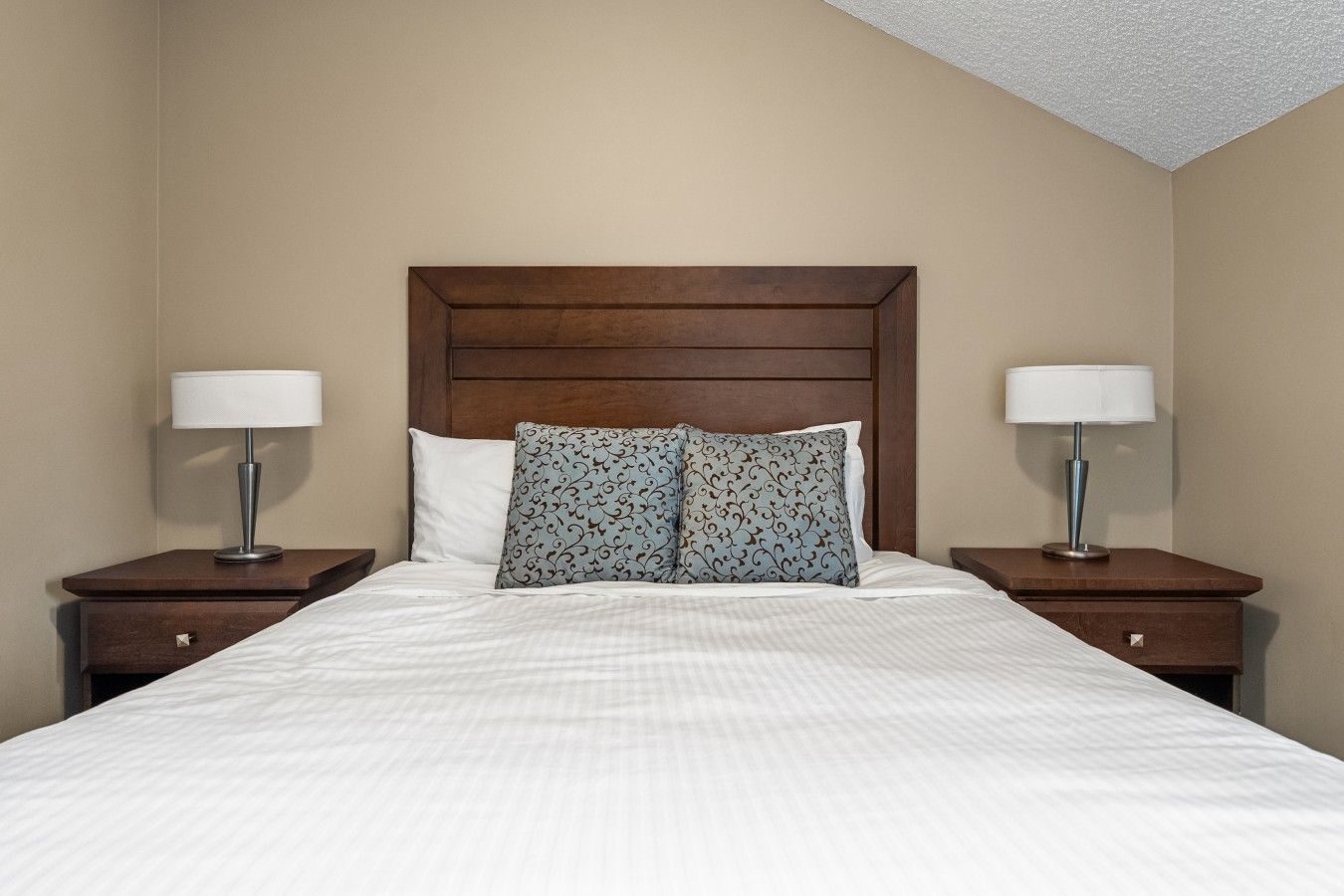 Hart Of It All | Top Floor | Pool | Hot Tub | Gym - Invermere