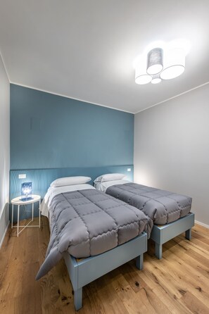 2 bedrooms, in-room safe, desk, iron/ironing board