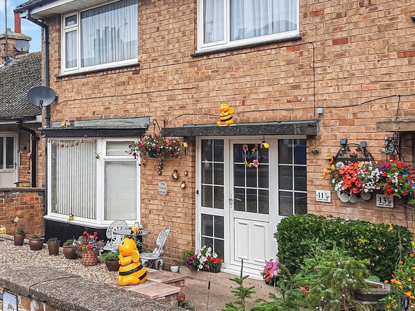 Exterior detail - We just love the proximity to the beach that this house offers. (Filey)