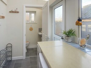 Towels - We just love the proximity to the beach that this house offers. (Filey)
