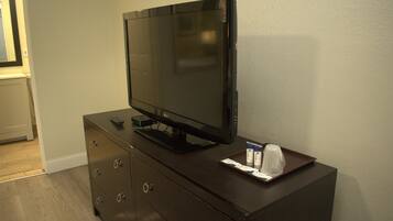 Executive Single Room | Iron/ironing board, free WiFi, bed sheets