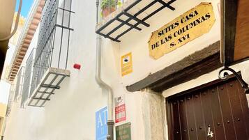 Apartment, 1 Bedroom | Front of property