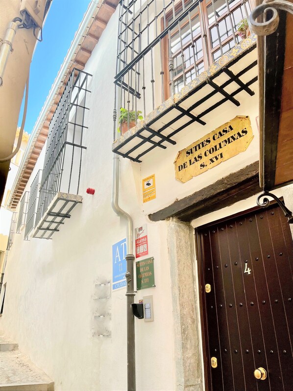 Apartment, 1 Bedroom | Front of property