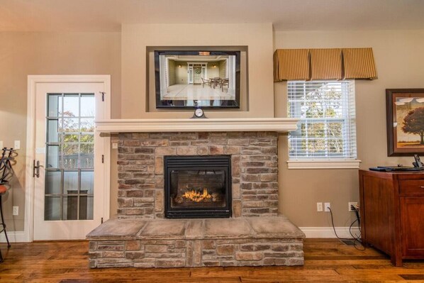Interior - Two Bedroom Villa in the Heart of Branson! (Branson)
