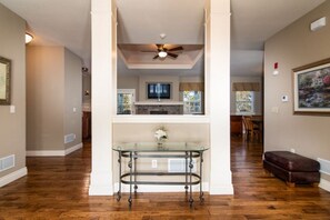 Interior - Two Bedroom Villa in the Heart of Branson! (Branson)