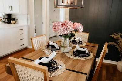 Charming Home in the heart of Amish Country!