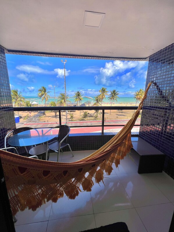 Premium Apartment, 1 Queen Bed with Sofa bed, Patio, Sea View | Premium bedding, minibar, individually decorated, individually furnished - MARINAS PRAIA FLAT (João Pessoa)