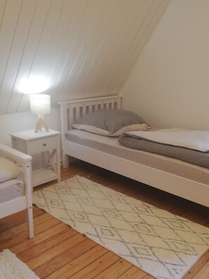 7 chambres, bureau, Wi-Fi, draps fournis