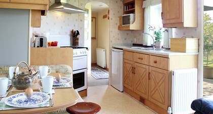 3 bedroom accommodation in Snargate