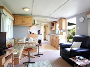 Living area - 3 bedroom accommodation in Snargate (Snargate)