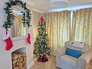 Unclassified image, 5 of 35, button - 3 bedroom accommodation in Docking, near Brancaster (Docking, near Brancaster)