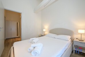 2 chambres, fer et planche à repasser, accès au Wi-Fi (inclus)
