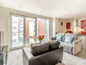 Living area - 1 bedroom accommodation in Swansea (Swansea)