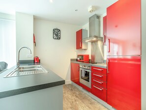 Dishwasher, highchair - 1 bedroom accommodation in Swansea (Swansea)