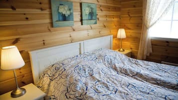 3 makuuhuonetta, silitysrauta/-lauta, Wi-Fi, vuodevaatteet