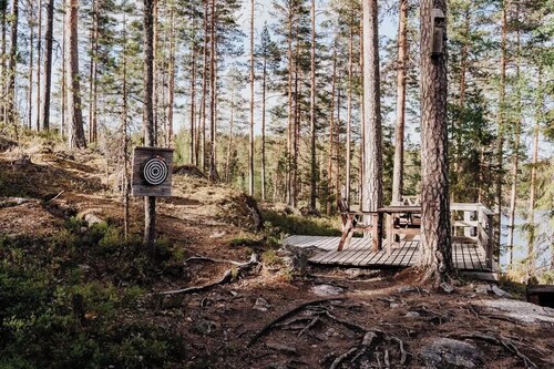 Wonderful traditional Finnish holiday house in silent forest lake