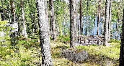 Silent, private cottage by lake, sauna and boat