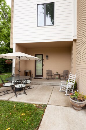 屋外ダイニングエリア