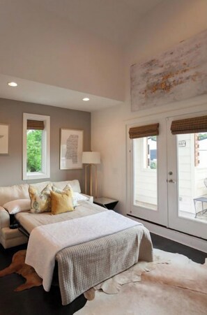 4 室のベッドルーム、アイロン / アイロン台、WiFi (無料)、ベッドシーツ