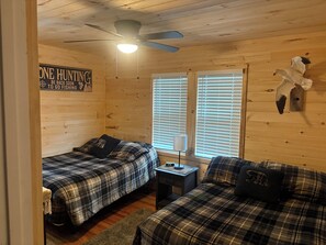 3 bedrooms, in-room safe, free WiFi, bed sheets